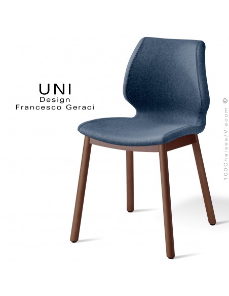 Chaise UNI, pieds bois de hêtre teinté brun, assise et dossier garnis de mousse, habillage tissu Medley couleur bleu Marine.