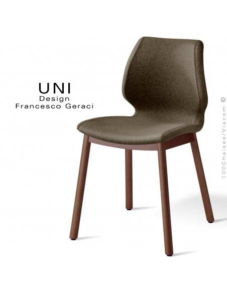 Chaise UNI, pieds bois de hêtre teinté brun, assise et dossier garnis de mousse, habillage tissu Medley couleur marron.