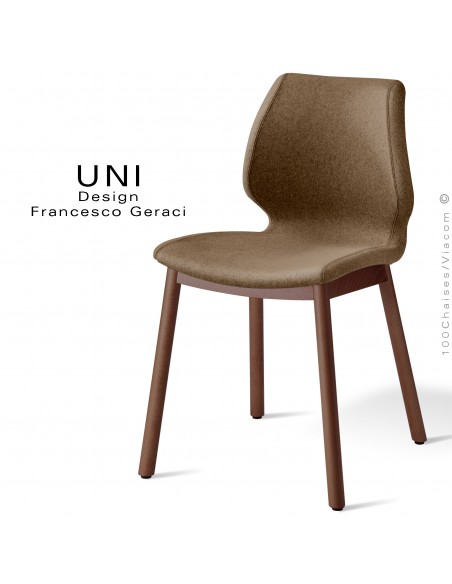 Chaise UNI, pieds bois de hêtre teinté brun, assise et dossier garnis de mousse, habillage tissu Medley couleur moka.