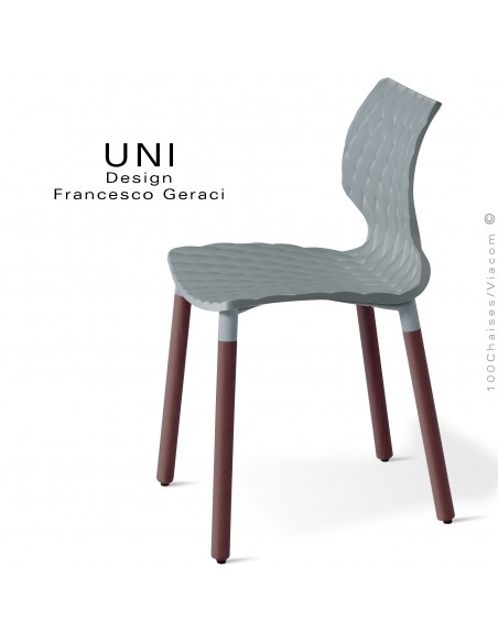 Chaise UNI, piétement bois de hêtre rond, vernis brun. Assise coque plastique effet matelassé couleur gris petit gris.