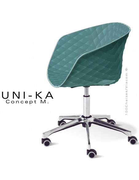 Fauteuil de bureau chic UNIKA, piétement aluminium brillant avec roulettes sur vérin à gaz. Assise couleur bleu poudre.